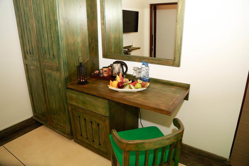 Tranquil Negombo Boutique Hotell Exteriör bild