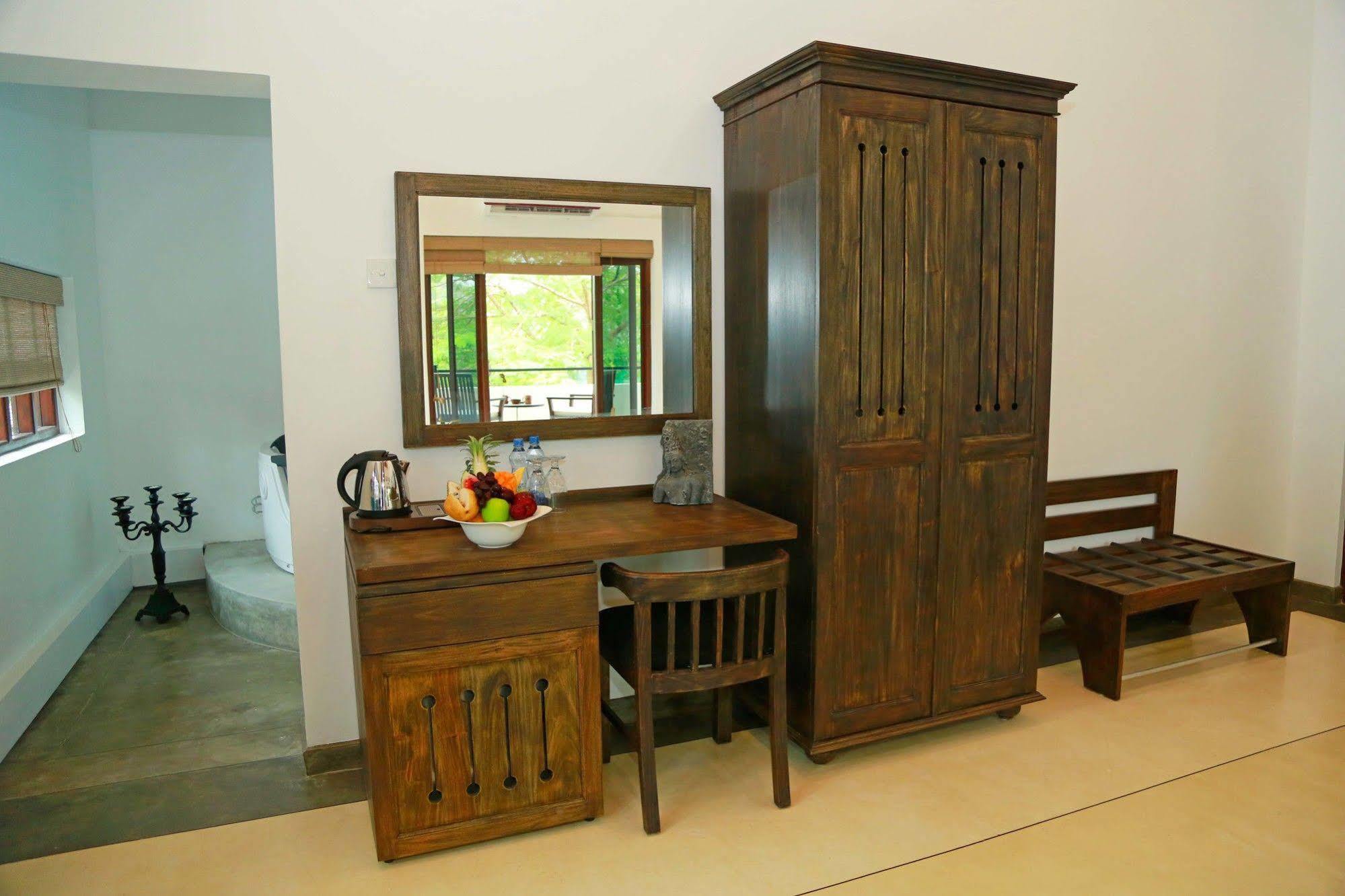 Tranquil Negombo Boutique Hotell Exteriör bild