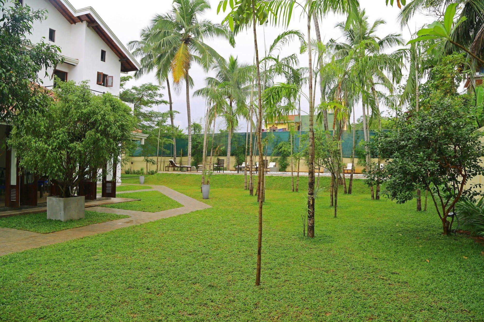Tranquil Negombo Boutique Hotell Exteriör bild
