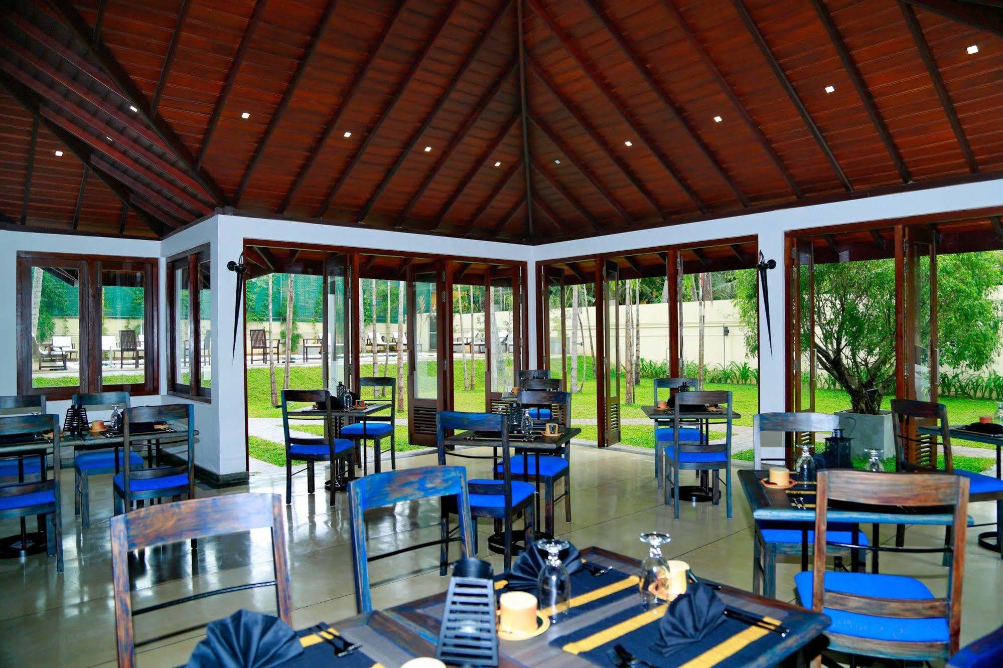 Tranquil Negombo Boutique Hotell Exteriör bild