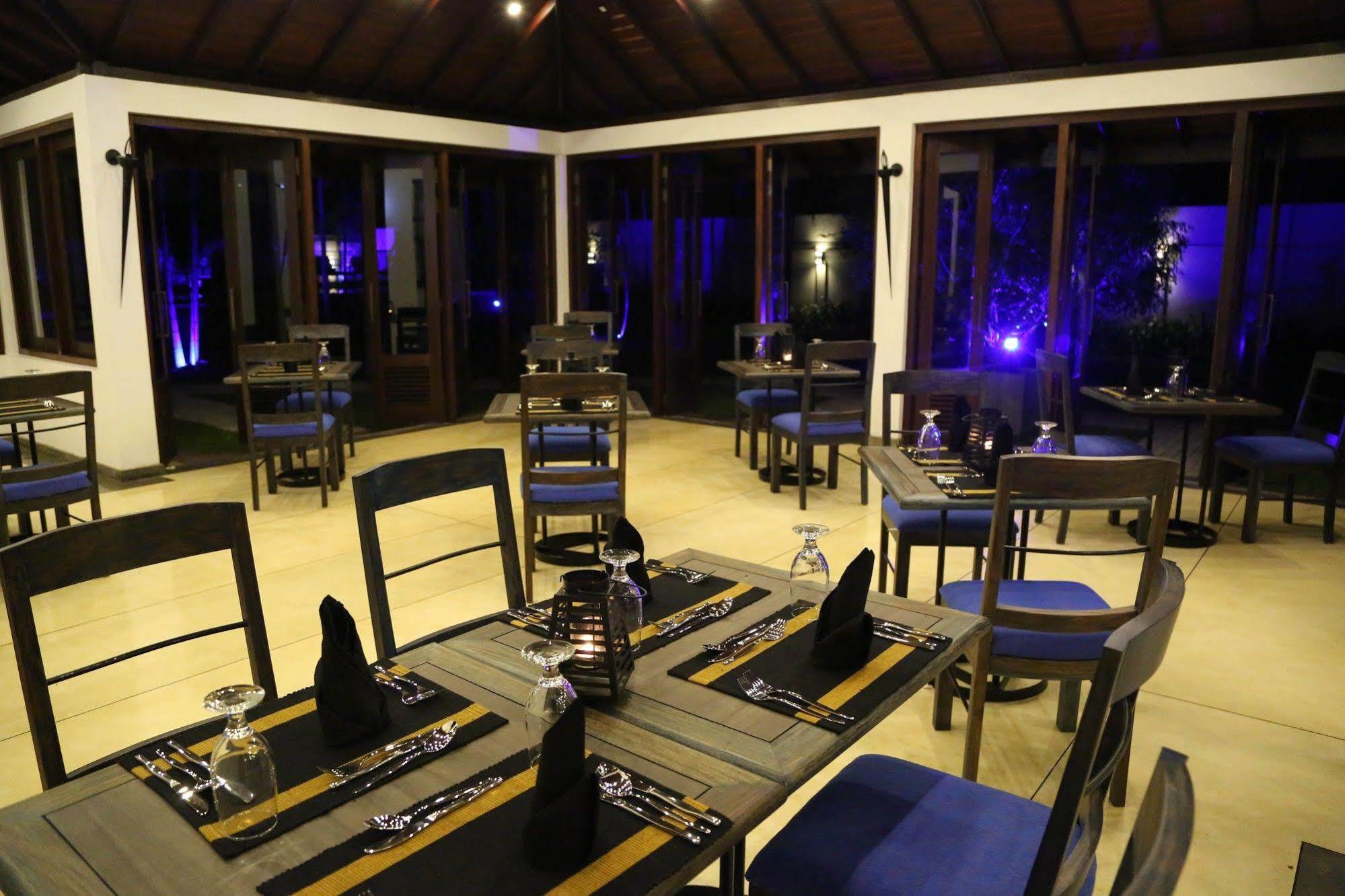 Tranquil Negombo Boutique Hotell Exteriör bild