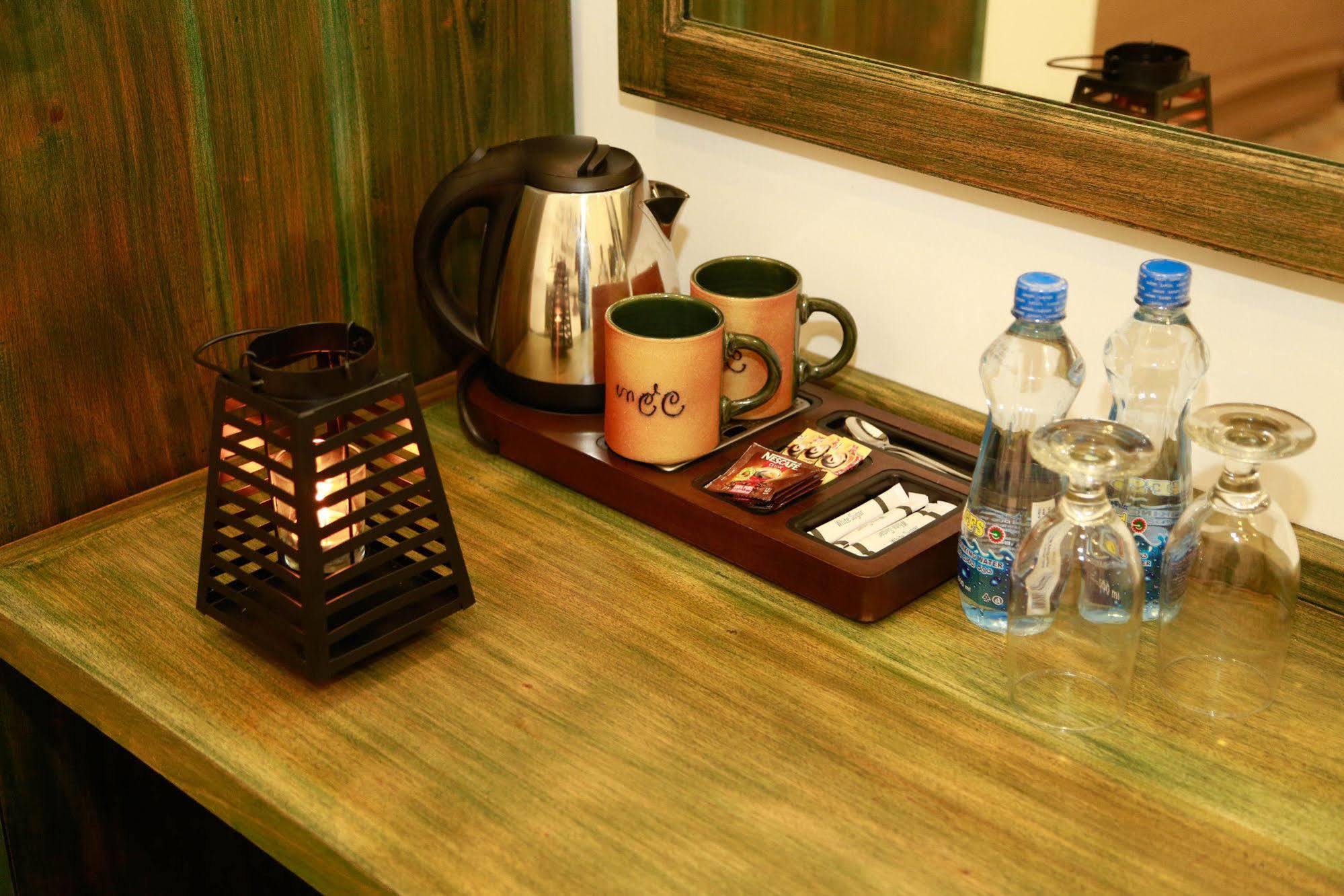 Tranquil Negombo Boutique Hotell Exteriör bild
