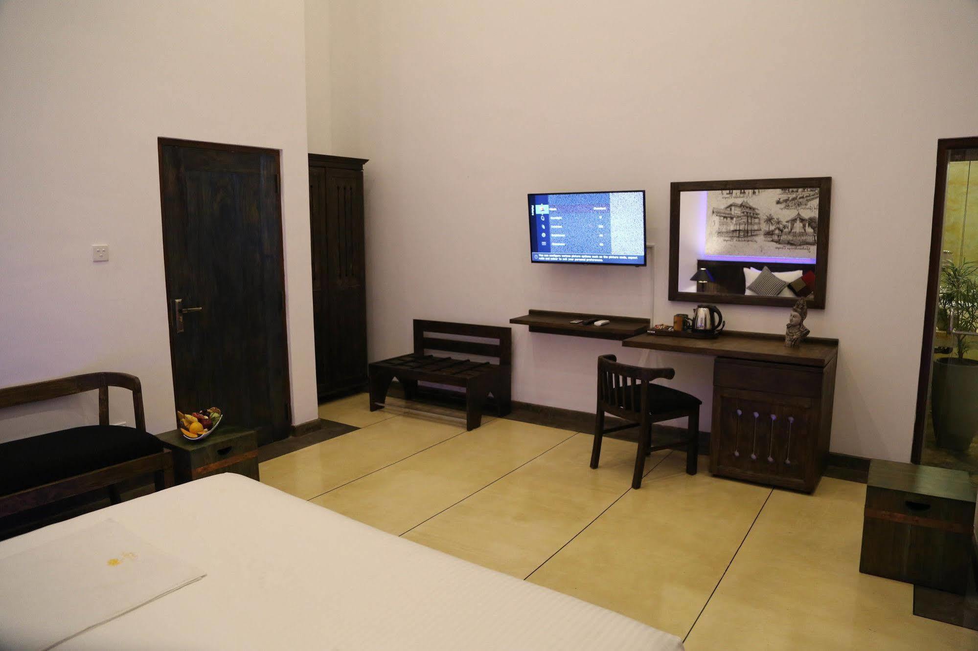 Tranquil Negombo Boutique Hotell Exteriör bild